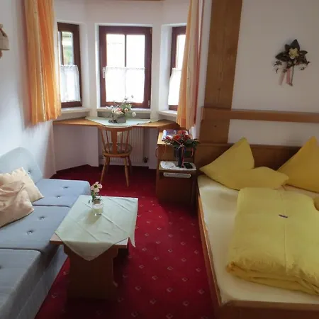 Alpenhaeusl Guest house *